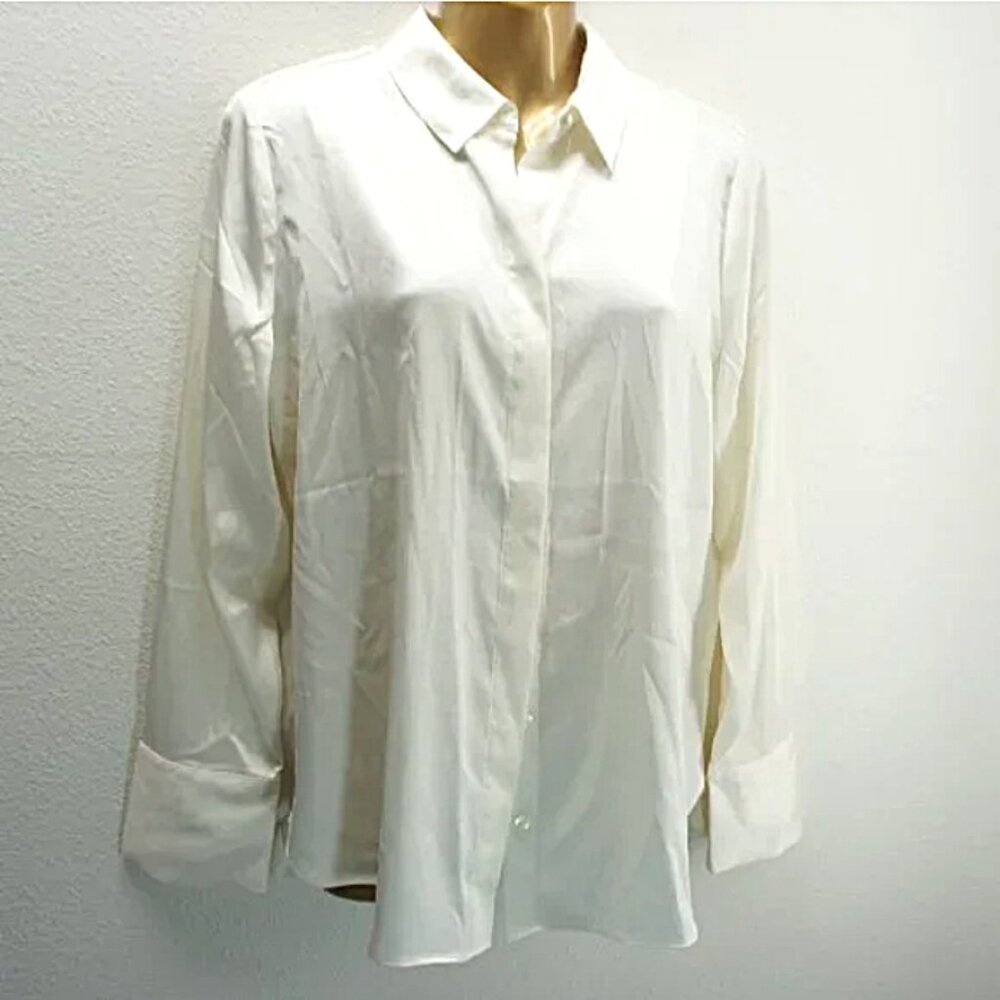 Chicos cream satin blouse size 1